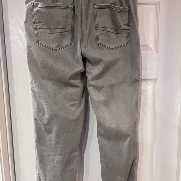 AE Capris from smoke & pet free home - Picture 4 of 4